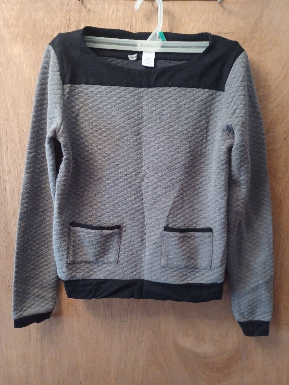 Weekend Andrea Jovine Gray Pullover Long Sleeve Top